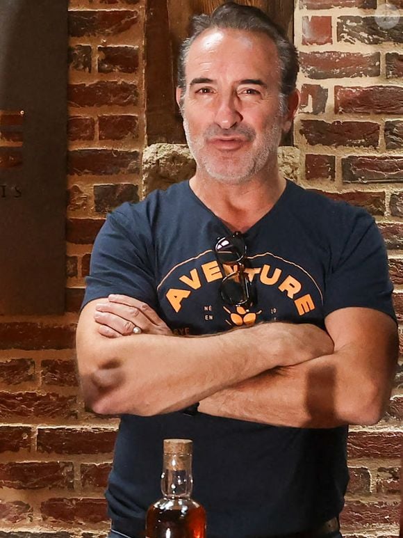 Exclusif - Jean Dujardin et ses trois partenaires, Antoine Gravouil, Olivier Carsoule et Éric Lafon, fondateurs de la distillerie Bordeaux Distilling Co, basée dans le quartier de Bacalan, lancent leur premier whisky, au nom évocateur : Aventure, à Bordeaux, France, le 1er octobre 2025. © Fabien Cottereau/Bestimage