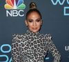 À 56 ans, Jennifer Lopez affiche toujours un corps athlétique qui fascine le public à chacune de ses apparitions.

Jennifer Lopez - Photocall du jury pour le concours de danse télévisé 'World of Dance' au Saban Media Center à New York.
Backgrid USA / Bestimage