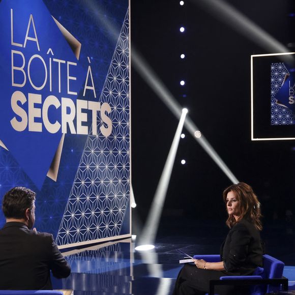 Exclusif - Laurent Gerra et Faustine Bollaert lors de l'enregistrement de l'émission "La Boîte à secrets", présentée par F.Bollaert et diffusée le 10 octobre 2025 sur France 3, dans les studios du Lendit à Saint-Denis, Seine Saint-Denis, France, le 22 septembre 2025. © Jack Tribeca/Bestimage
