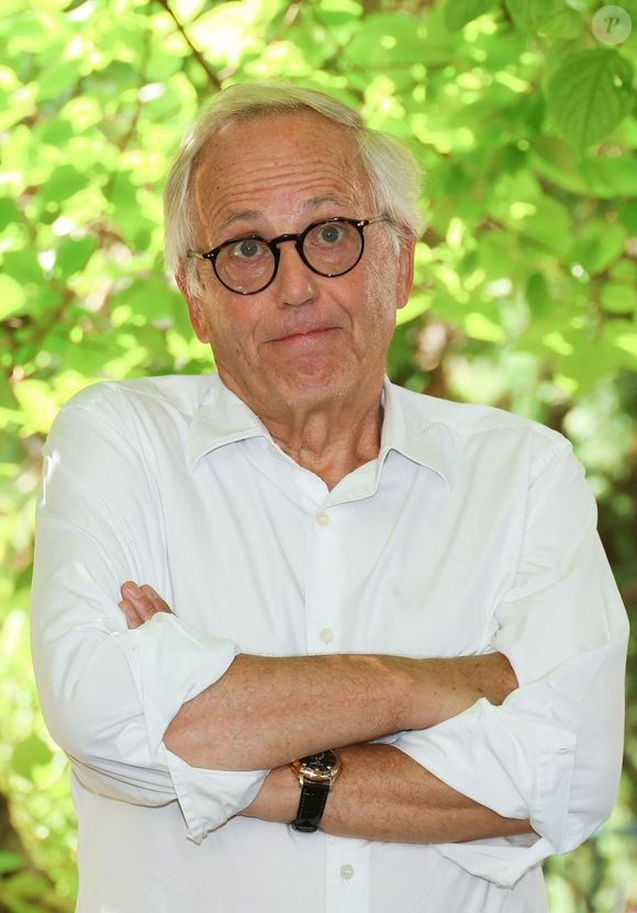 Fabrice Luchini est propriétaire de plusieurs biens en France et quand il ne prend pas l'air en dehors de Paris, il subit les désagréments de la capitale.


Fabrice Luchini - Photocall du film "La Petite" présenté en ouverture du 16ème festival du film francophone d'Angoulême (FFA). COADIC GUIREC / BESTIMAGE