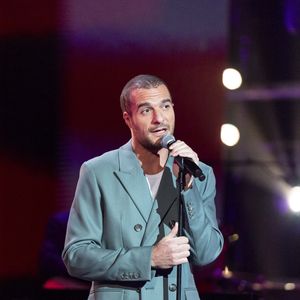 Actuellement en pleine tournée pour défendre son nouvel album C Amir, le chanteur s'apprêtait à retrouver son public à l'étranger.

Exclusif - Amir Haddad - Enregistrement de l'émission "La fête de la chanson française" à Paris, présentée par L.Thilleman et A.Manoukian
© Pierre Perusseau / Bestimage