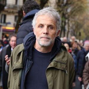 "Je ne suis pas du tout fier d'elle. C'est juste une impression. Merci à sa maman surtout", écrit-il.

Stephane Guillon - Marche pour la République et contre l'antisémitisme à Paris le 12 novembre 2023.

© Denis Guignebourg  / Bestimage