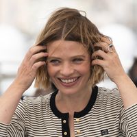 1,60 m pour 50 kg, Mélanie Thierry s'entretient grâce à "un truc de vieilles" et loin des salles de gym qu'elle n'apprécie pas
