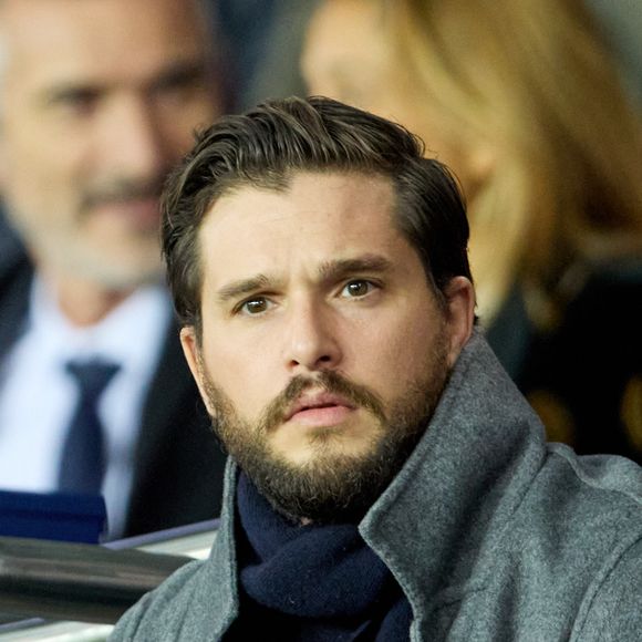 Kit Harington - People au match retour de Ligue Des Champions 2022 (LDC) entre le PSG et Benfica (1-1) au Parc des Princes à Paris le 11 octobre 2022. © Cyril Moreau/Bestimage