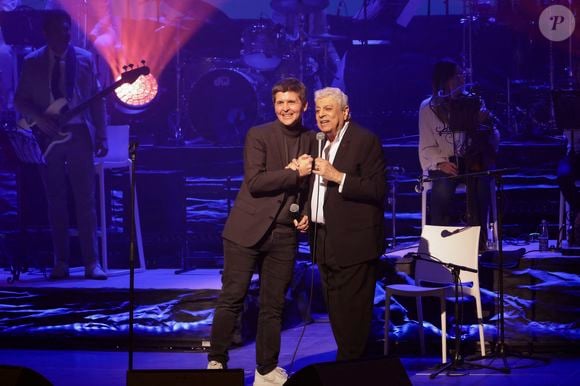 Le concert a été marqué par la présence de nombreuses personnalités venues célébrer ses 60 ans de carrière...


Enrico Macias et Thomas Sotto - Concert d’Enrico Macias pour sa tournée La Fête Continue ! dans la salle de spectacle Le Dôme de Paris - Palais des Sports à Paris, France, le 15 mars 2025. © Jack Tribeca/Bestimage
