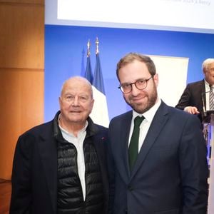 Exclusif - Marc Ladreit de Lacharrière, Antoine Armand - Remise du Prix du Livre d'Economie à l'occasion de la 26ème Journée du Livre d'Economie au Ministère de l'Économie et des Finances à Paris le 18 décembre 2024 © Jack Tribeca / Bestimage