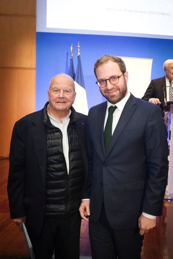 Exclusif - Marc Ladreit de Lacharrière, Antoine Armand - Remise du Prix du Livre d'Economie à l'occasion de la 26ème Journée du Livre d'Economie au Ministère de l'Économie et des Finances à Paris le 18 décembre 2024 © Jack Tribeca / Bestimage