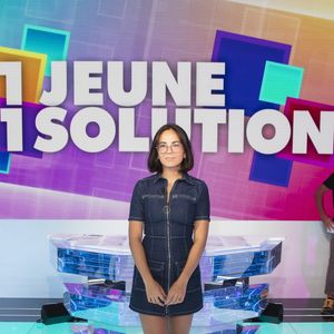 Exclusif - Agathe Auproux présente l'émission "1 jeune, 1 solution" sur C8 pour aider les jeunes à trouver un emploi. La première a été diffusée le 10 septembre 2021.© Jack Tribeca / Bestimage