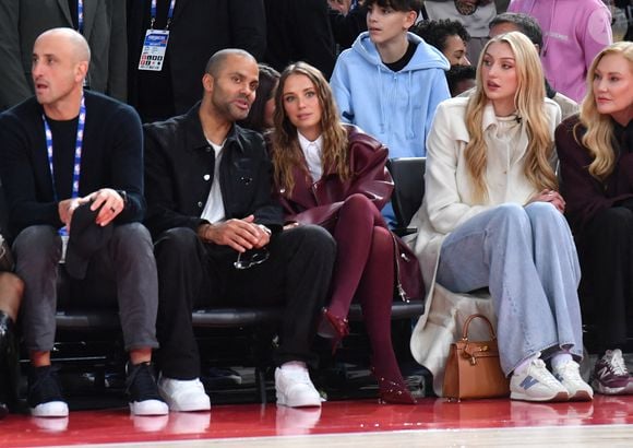 Tony Parker et sa compagne Agathe Teyssier - Célébrités assistent au match 1 du NBA Paris Games 2025 à L'Accor Arena Bercy à Paris le 23 janvier 2025. © Veeren/Bestimage