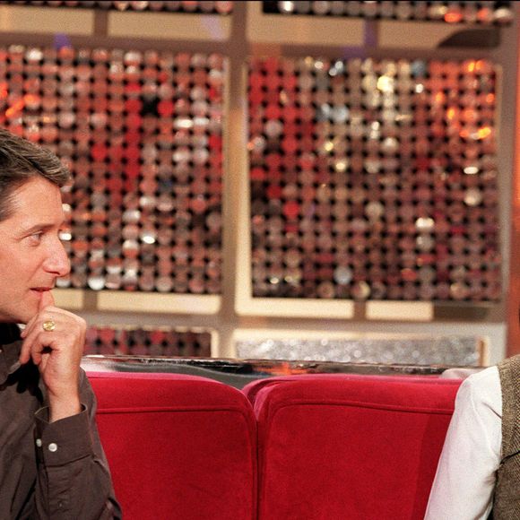 © Jean-Jacques Datchary/ABACA. 24401-26. Paris-France, 13/3/2001. Antoine de Caunes et Marie Trintignant lors de l'enregistrement de l'émission "Vivement Dimanche" de Michel Drucker.