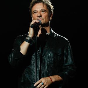 Cela n'a pas manqué d'attirer une forme d'attention qu'il ne comprend pas. 

Exclusif - David Hallyday chante "Sang pour sang" en duo virtuel avec son père Johnny en utilisant l'IA - Enregistrement de l'émission "Les disques d'or de l'année" au Dôme de Paris, présentée par E.Gossuin et diffusée le 24 décembre à 21h10 sur M6
© Christophe Clovis / Bestimage