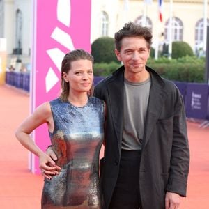 Depuis l’arrivée de leur troisième enfant en mai dernier, Mélanie Thierry et son compagnon, le chanteur Raphaël, goûtent aux joies d’une famille agrandie...

Mélanie Thierry et Raphaël Haroche lors de la 49ème édition du festival du cinéma américain de Deauville le 7 septembre 2023. © Denis Guignebourg / Bestimage