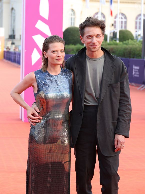 Depuis l’arrivée de leur troisième enfant en mai dernier, Mélanie Thierry et son compagnon, le chanteur Raphaël, goûtent aux joies d’une famille agrandie...

Mélanie Thierry et Raphaël Haroche lors de la 49ème édition du festival du cinéma américain de Deauville le 7 septembre 2023. © Denis Guignebourg / Bestimage