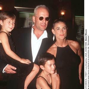 Demi Moore et Bruce Willis arrivent avec leurs enfants à la première de Striptease, USA le 23 juin 1996. Photo by LF/Avalon/ABACAPRESS.COM