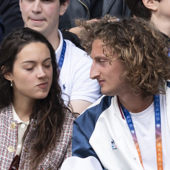 Joalukas Noah et sa soeur Jenaye Noah dans les tribunes lors des Internationaux de France de Tennis de Roland Garros 2025. Paris, le 26 mai 2025. © Jacovides-Moreau/Bestimage
