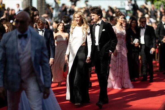 La comtesse Victoria von Faber-Castell , Jean Arnault - Montée des marches du film " El Ser Querido " lors du 79ème Festival International du Film de Cannes, le 16 mai 2026. © Jacovides-Moreau / Bestimage