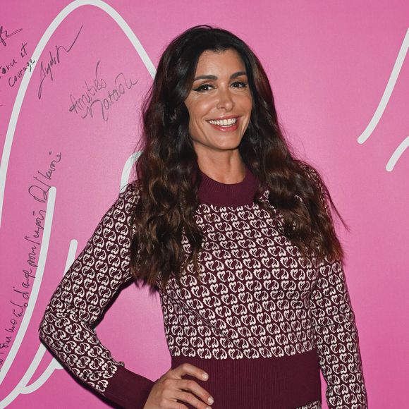 Jenifer Bartoli est un visage emblématique de la chanson française

Exclusif - Jenifer Bartoli - Backstage - Enregistrement de l'émission "Tout le monde chante contre le cancer, les stars relèvent le défi" dans le cadre du gala de l'association "Tout le monde chante contre le cancer" présentée par J.Anthony au Dôme de Paris, et diffusée sur W9.
© Coadic Guirec-Christophe Clovis / Bestimage