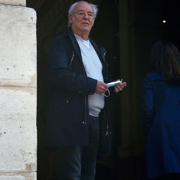 Info - Maxime Le Forestier - Obsèques de François Florent ( François Eichholtzer, fondateur du Cours Florent d'art dramatique à Paris) en l'église Saint Roch à Paris, France, le 4 octobre 2021. © Bestimage