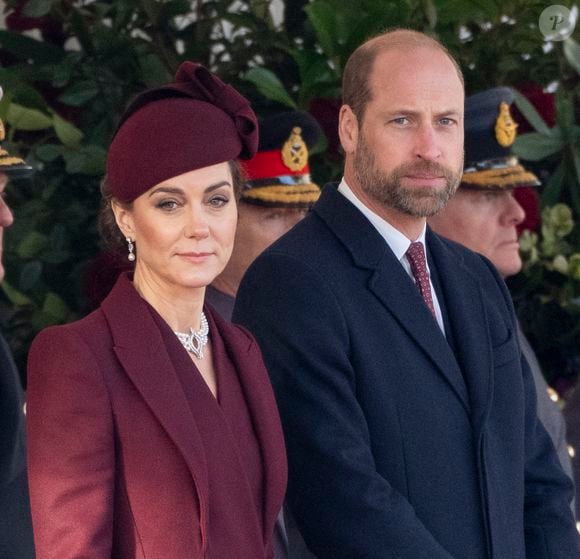 Le prince William a participé à un événement de Noël dans une caserne
Le prince William, prince de Galles, et Catherine (Kate) Middleton, princesse de Galles, - Cérémonie d'accueil pour la visite d'État de l'émir du Qatar à Londres