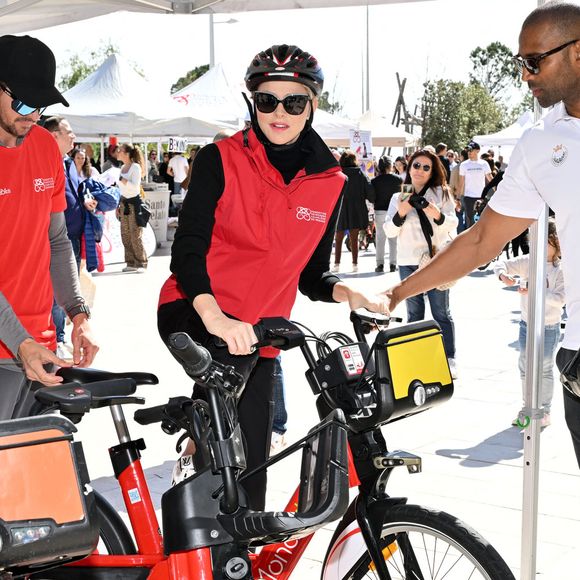 Le prince Albert II de Monaco et la princesse Charlene ont participé à la Road Safety Day, une journée de sensibilisation et de sport pour toute la famille dédié à la sécurité routière à vélo et à l'initiation des jeunes au sport, à Monaco organisée par la Fondation Princesse Charlene, le 23 mars 2025.  © Bruno Bebert/Bestimage