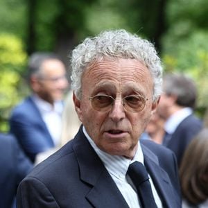 Nelson Monfort lors de la cérémonie d'enterrement de Daniel Bilalian à l'église Saint-Pierre de Neuilly-sur-Seine, près de Paris, France, le 22 mai 2025. Photo par Raphael Lafargue/ABACAPRESS.COM