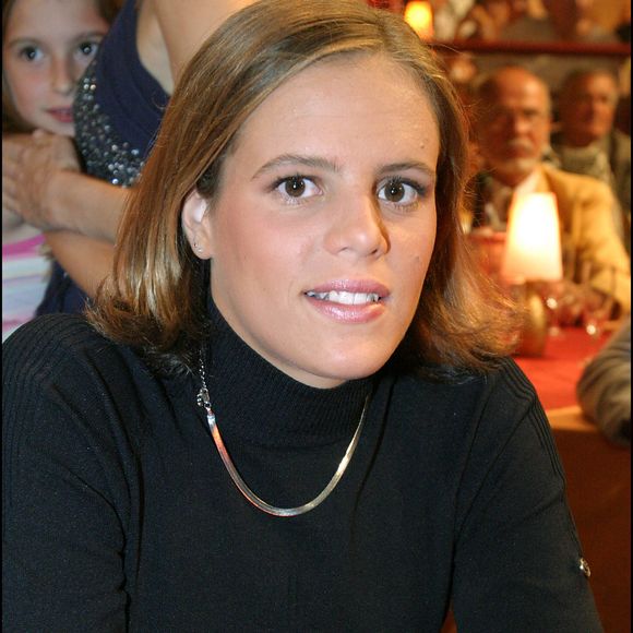 À cet âge-là, elle décrochait son premier titre olympique à Athènes sur 400m nage libre.

Laure Manaudou au Plus grand cabaret du Monde BAHI / BESTIMAGE