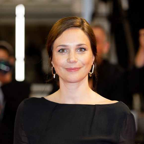 Nathalie Péchalat - Montée des marches du film "Novembre" lors du 75ème Festival International du Film de Cannes, le 22 mai 2022.
© Cyril Moreau / Bestimage
