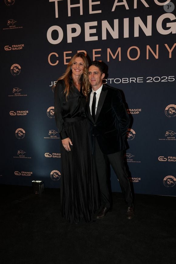 Après son règne, elle s'était reconvertie comme animatrice sur TF1

Sophie Thalmann-Soumillon, Christophe Soumillon lors de la cérémonie d'ouverture du Qatar Prix de l'Arc de Triomphe au Pré Catelan le 2 octobre 2025.
© Anne-Sophie Guebey / Bestimage