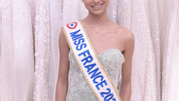 Sa couronne à peine rendue, Eve Gilles (Miss France 2024) intègre une émission incontournable auprès de séduisants sportifs