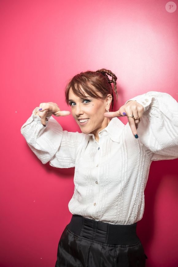 Zaz en backstage de l'enregistrement de l'émission "Serge Lama, le dernier rappel" présentée par F. Bollaert, diffusée le vendredi 21 novembre 2025 sur France 3 à 21h10, au théâtre Marigny à Paris, France, le 29 avril 2025. © Clovis-Moreau/Bestimage