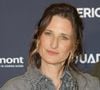 Elle explique que la maternité l’a profondément transformée et apporté plus d’ancrage.

Camille Cottin - Première du film "Juste une illusion" au cinéma Le Grand Rex à Paris le 22 mars 2026. © Coadic Guirec/Bestimage