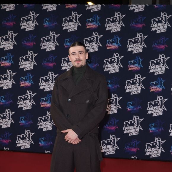 Pierre Garnier au photocall de la 27ème édition des NRJ Music Awards au palais des Festivals de Cannes, France, le 31 octobre 2025. © Dominique Jacovides/Bestimage
