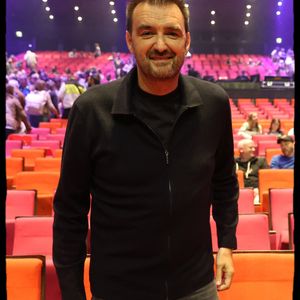 Exclusif - Cyril Lignac -  Personnalités au spectacle de Chantal Goya "50 ans d'amour" au palais des Congrès à Paris le 25 mai 2025.

© Alain Guizard / Bestimage