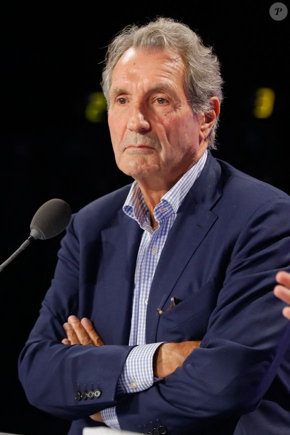 Info - Après seulement trois saisons, Jean-Jacques Bourdin quitte Sud Radio - Info - Jean-Jacques Bourdin limogé par le groupe Altice, propriétaire de BFMTV et RMC - - - Semi-exclusif - Jean-Jacques Bourdin - Conférence de presse de rentrée de BFMTV saison 2021/2022 à l'Altice Campus à Paris, France, le 25 août 2021. © Christophe Clovis/Bestimage