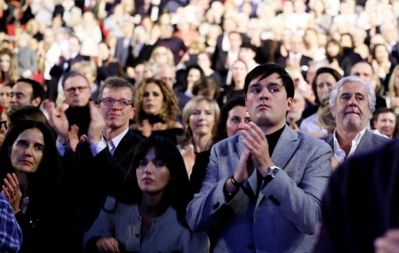 Exclusif - Alain-Fabien Delon lors de la soirée hommage Ciné-concert symphonique "Alain Delon, le dernier Samouraï" au palais des congrès à Paris le 8 novembre 2024 le jour de son anniversaire. Pour cette soirée, le chef d'orchestre Vahan Mardirossian a dirigé l'orchestre symphonique de Douai.

© Jacovides / Moreau / Bestimage