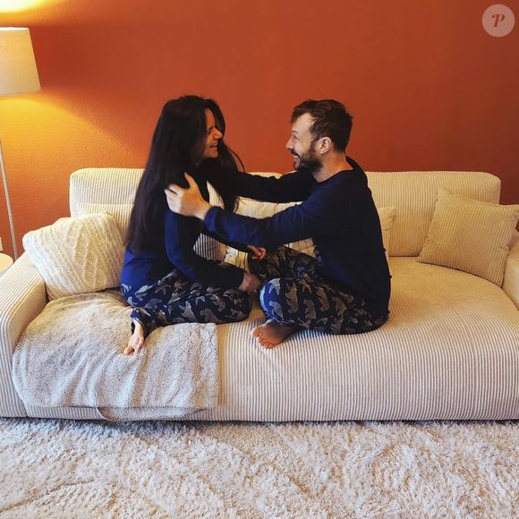Le couple a finalement décidé de franchir une nouvelle étape en s’installant ensemble, a annoncé Vivien en décembre 2025.

Vivien et Garance, photo postée le 16 novembre 2025, sur le compte Instagram de Vivien

Capture d'écran du compte Instagram de Vivien @Vivien_MAPR3