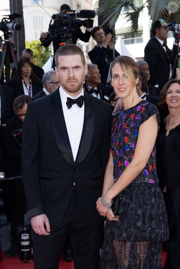 Cette folle histoire du géant des casinos continuera donc à s'écrire sans elle, mais avec les deux enfants de Diane : Alexandre et Joy. 

Alexandre Barrière et sa soeur Joy Desseigne Barrière - Montée des marches du film « The Mastermind » lors du 78ème Festival International du Film de Cannes, au Palais des Festivals à Cannes. Le 23 mai 2025
© Jacovides-Moreau / Bestimage