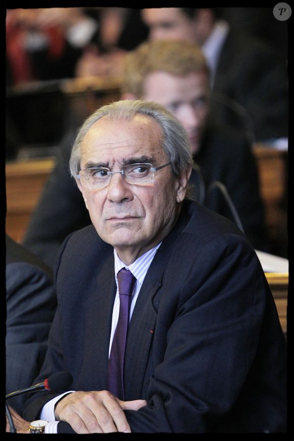 Bernard Debré au Conseil de Paris. ALAIN GUIZARD / BESTIMAGE