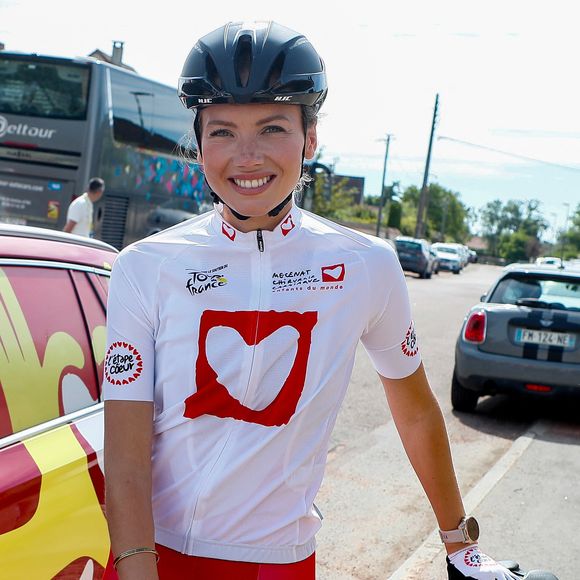Exclusif - Amandine Petit (miss France 2021) - Les personnalités se préparent à quelques instants du départ de l'étape du coeur de l'association Mécénat Chirurgie Cardiaque "MCC" lors du Tour de France 2024 à Nuits-Saint-Georges, France, le 5 juillet 2024. © Christophe Clovis/Bestimage