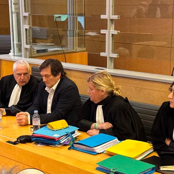 La Cour d'appel de Bordeaux a étudié la demande des avocats de Pierre Palmade le vendredi 11 avril 2025

Pierre Palmade au tribunal de Melun avec ses avocats Me Alain Barsikian et Me Céline Lasek  pour son procès pour blessures involontaires à la suite d'un accident de la route en février 2023 dans lequel sa voiture a percuté un autre véhicule à Melun.
Le 20 novembre 2024.
© Christophe Clovis / Bestimage