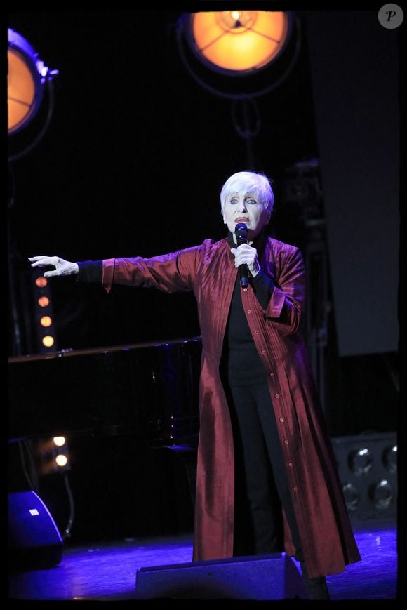 Nicole Croisille - 9ème édition de "La nuit de la déprime" aux Folies Bergère à Paris le 30 janvier 2023. R. Mezrahi a annoncé avoir collecté au moins 30.000 euros au bénéfice des associations de protection animale. © Alain Guizard/Bestimage