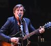 C'est son fils Thomas Dutronc qui a avoué cet amour inconditionnel pour les chats dans l'émission "Animalement vôtre", diffusé sur France 3.

Jacques Dutronc et Thomas Dutronc en showcase de leur tournée "Dutronc & Dutronc" au Centre Evénementiel de Courbevoie le 11 avril 2022. © Coadic Guirec/Bestimage
