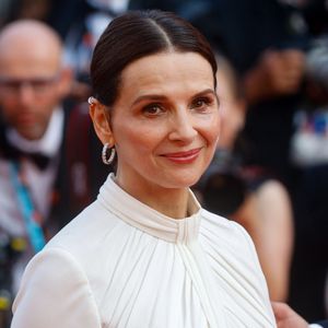 Juliette Binoche - Montée des marches du film « La passion de Dodin Bouffant » lors du 76ème Festival International du Film de Cannes, au Palais des Festivals à Cannes. Le 24 mai 2023
© Christophe Clovis / Bestimage