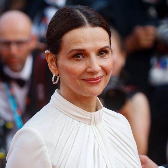 Juliette Binoche - Montée des marches du film « La passion de Dodin Bouffant » lors du 76ème Festival International du Film de Cannes, au Palais des Festivals à Cannes. Le 24 mai 2023
© Christophe Clovis / Bestimage