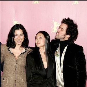 Il s'agit du film "De battre mon coeur s'est arrêté".
Gilles Cohen, Aure Atika, Linh Dan Pham, Romain Duris et Jacques Audiard - photocall au 55 eme festival du film de Berlin en 2005. ©Bestimage