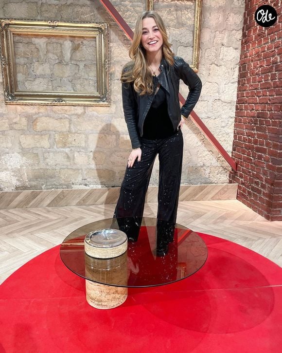 Il s'agit d'Aurore Morisse qui attend son premier enfant.

Aurore Morisse, acheteuse d'"Affaire conclue"