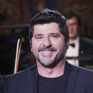 "Je n'ai jamais fait le professeur en me mettant à côté d'eux, au piano. J'ai laissé cette responsabilité à ceux qui savent le faire. Moi, je ne m'en mêle absolument pas."

Exclusif - Patrick Fiori - Backstage - Enregistrement de l'émission "Le Grand Echiquier : Spéciale Arménie" à l'Opéra royal de Versailles, présentée par C.Chazal et A.Manoukian, et diffusée le 31 août sur France 2 © Jack Tribeca / Bestimage