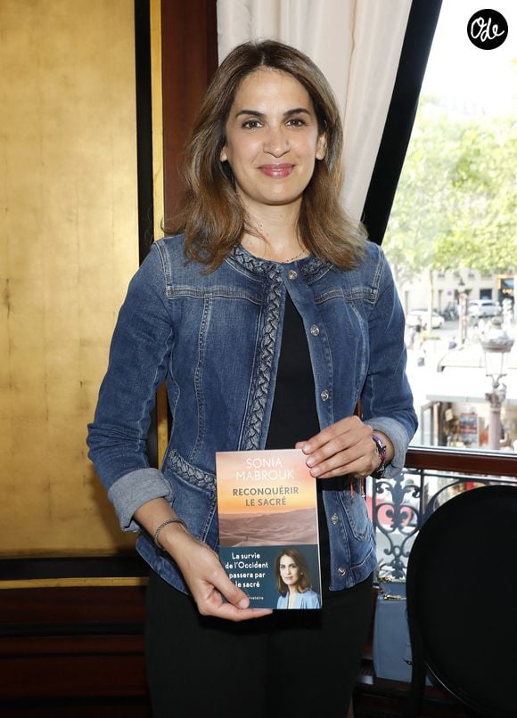 Sonia Mabrouk - Librairie Ephémère du Fouquet’s à l'occasion de la remise du Prix du Livre de l’Art de Vivre Parisien et du Trophée du Fouquet’s à Paris le 12 juin 2023.

© Marc Ausset-Lacroix/Bestimage