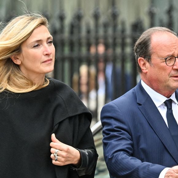 Les deux hommes soupçonnés du vol ont été interpellés quatre jours plus tard et placés en détention provisoire.

François Hollande et sa femme Julie Gayet aux obsèques de Bernadette Chirac en la basilique Sainte-Clotilde à Paris (7ème) le 12 juin 2026. L’ancienne première dame de France est décédée le 5 juin 2026 à l’âge de 93 ans. © Jacovides / Liewig / Bestimage