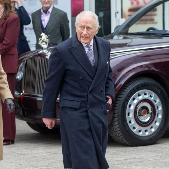 Le roi Charles III d'Angleterre et la reine Camilla visitent le centre d'apprentissage communautaire et familial de Barking, le 18 février 2026, à Londres, Angleterre, Royaume-Uni. Tayfun Salci/ZUMA Press Wire/Bestimage